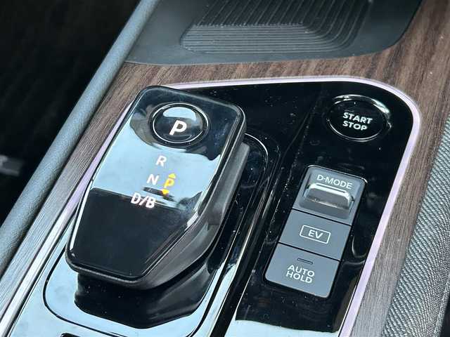 日産 オーラ G レザーエディション 佐賀県 2023(令5)年 0.7万km ダークメタルグレー ワンオーナー/プロパイロット/エマージェンシーブレーキ/アラウンドビューモニター/全方位運転支援システム/ハンドル支援/レーンアシスト/アダプティブクルーズコントロール/純正9インチメモリーナビゲーション/フルセグTV Bluetooth USB HDMI/革巻きステアリング/ステアリングリモコン/革シート/インテリキー/BOSSプレミアムサウンド/デジタルインナーミラー/置くだけ充電/純正ドライブレコーダー/ビルトインETC2.0/フロアマット/LEDオートヘッドライト/LEDフォグランプ/オートマチックハイビーム/純正17インチアルミホイール