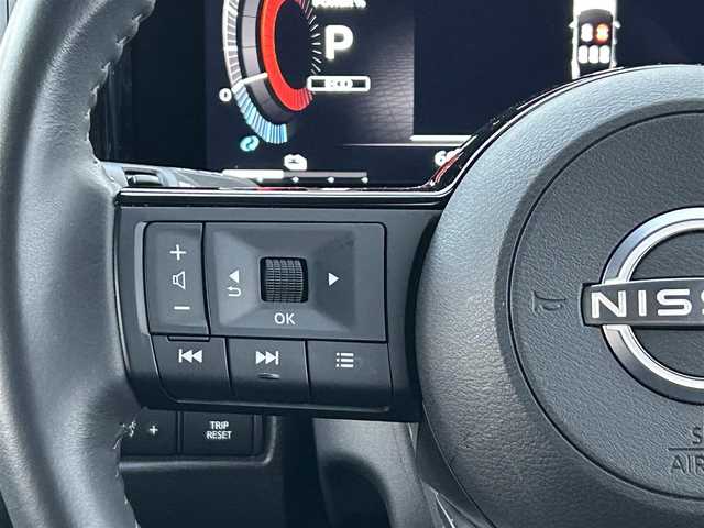 日産 オーラ G レザーエディション 佐賀県 2023(令5)年 0.7万km ダークメタルグレー ワンオーナー/プロパイロット/エマージェンシーブレーキ/アラウンドビューモニター/全方位運転支援システム/ハンドル支援/レーンアシスト/アダプティブクルーズコントロール/純正9インチメモリーナビゲーション/フルセグTV Bluetooth USB HDMI/革巻きステアリング/ステアリングリモコン/革シート/インテリキー/BOSSプレミアムサウンド/デジタルインナーミラー/置くだけ充電/純正ドライブレコーダー/ビルトインETC2.0/フロアマット/LEDオートヘッドライト/LEDフォグランプ/オートマチックハイビーム/純正17インチアルミホイール