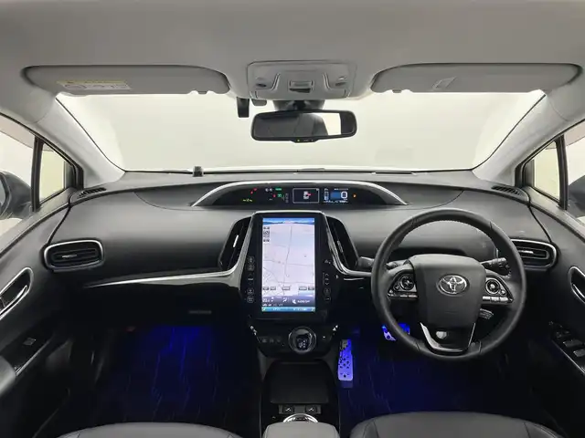 トヨタ プリウス A ツーリングセレクション 岡山県 2019(平31)年 5.4万km ホワイトパールクリスタルシャイン 純正１１.6インチナビ/（フルセグTV/Bluetooth/USB）/衝突軽減ブレーキ/レーダークルーズコントロール/黒合皮シート/ビルトインETC2.0/テレビキャンセラー/シートヒーター/ＬＥＤヘッドライト　/オートハイビーム/バックカメラ/ドライブレコーダー/ブラインドスポットモニター/アイドリングストップ/プッシュスタート/スマートキー×2/取扱説明書/新車保証書