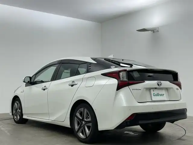トヨタ プリウス A ツーリングセレクション 岡山県 2019(平31)年 5.4万km ホワイトパールクリスタルシャイン 純正１１.6インチナビ/（フルセグTV/Bluetooth/USB）/衝突軽減ブレーキ/レーダークルーズコントロール/黒合皮シート/ビルトインETC2.0/テレビキャンセラー/シートヒーター/ＬＥＤヘッドライト　/オートハイビーム/バックカメラ/ドライブレコーダー/ブラインドスポットモニター/アイドリングストップ/プッシュスタート/スマートキー×2/取扱説明書/新車保証書