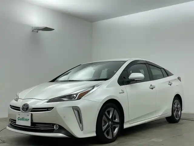 トヨタ プリウス A ツーリングセレクション 岡山県 2019(平31)年 5.4万km ホワイトパールクリスタルシャイン 純正１１.6インチナビ/（フルセグTV/Bluetooth/USB）/衝突軽減ブレーキ/レーダークルーズコントロール/黒合皮シート/ビルトインETC2.0/テレビキャンセラー/シートヒーター/ＬＥＤヘッドライト　/オートハイビーム/バックカメラ/ドライブレコーダー/ブラインドスポットモニター/アイドリングストップ/プッシュスタート/スマートキー×2/取扱説明書/新車保証書
