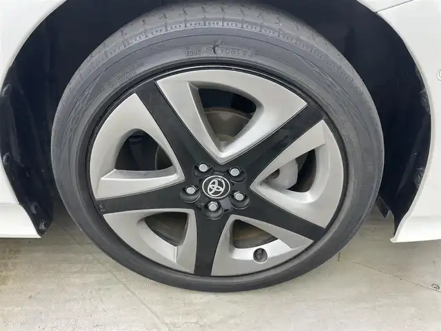 トヨタ プリウス A ツーリングセレクション 岡山県 2019(平31)年 5.4万km ホワイトパールクリスタルシャイン 純正１１.6インチナビ/（フルセグTV/Bluetooth/USB）/衝突軽減ブレーキ/レーダークルーズコントロール/黒合皮シート/ビルトインETC2.0/テレビキャンセラー/シートヒーター/ＬＥＤヘッドライト　/オートハイビーム/バックカメラ/ドライブレコーダー/ブラインドスポットモニター/アイドリングストップ/プッシュスタート/スマートキー×2/取扱説明書/新車保証書