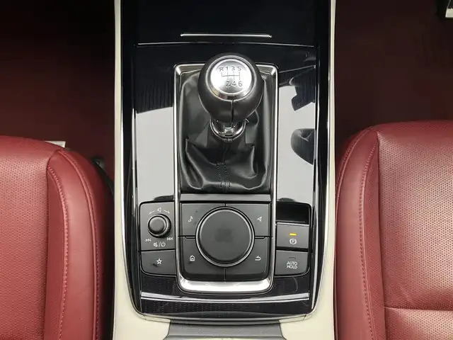 マツダ ＣＸ－３０ 20S 100周年特別記念車 埼玉県 2020(令2)年 1.5万km スノーフレイクホワイトパールマイカ 登録時14206km/6速マニュアル/i-ACTIVSENSE/　・スマートブレーキサポート（SBS）/　・レーンキープアシストシステム（LAS）/　・マツダレーダークルーズコントロール（MRCC）/　・クルージング&トラフィックサポート（CTS）/　・ブラインドスポットモニタリング（BSM）/　・交通標識認識システム（TSR）/　・前後誤発進抑制制御/赤革シート/　・パワーシート（メモリー機能付き）/　・前席シートヒーター/純正メーカーコネクトナビ/　・BOSEサウンド/　・フルセグTV/　・CD/DVD再生/　・Bluetooth接続/　・HDMI/USB端子/360°セーフティパッケージ/　・360°ビューモニター/　・ドライバーモニタリング/　・フロントパーキングセンサー/純正ドライブレコーダー（前後タイプ）/電子パーキングブレーキ/パワーバックドア/LEDヘッドライト/オートハイビーム/アドバンスドキー×2/プッシュスタートボタン/革巻きステアリング/ステアリングヒーター/純正18インチAW/クリアランスソナー/保証書/取扱説明書/ナビ取扱説明書/マツダ整備記録簿（R3.R4.R5.R6）
