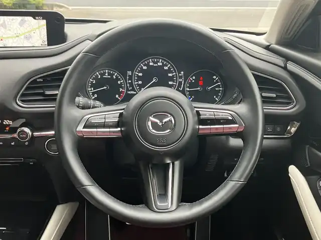 マツダ ＣＸ－３０ 20S 100周年特別記念車 埼玉県 2020(令2)年 1.5万km スノーフレイクホワイトパールマイカ 登録時14206km/6速マニュアル/i-ACTIVSENSE/　・スマートブレーキサポート（SBS）/　・レーンキープアシストシステム（LAS）/　・マツダレーダークルーズコントロール（MRCC）/　・クルージング&トラフィックサポート（CTS）/　・ブラインドスポットモニタリング（BSM）/　・交通標識認識システム（TSR）/　・前後誤発進抑制制御/赤革シート/　・パワーシート（メモリー機能付き）/　・前席シートヒーター/純正メーカーコネクトナビ/　・BOSEサウンド/　・フルセグTV/　・CD/DVD再生/　・Bluetooth接続/　・HDMI/USB端子/360°セーフティパッケージ/　・360°ビューモニター/　・ドライバーモニタリング/　・フロントパーキングセンサー/純正ドライブレコーダー（前後タイプ）/電子パーキングブレーキ/パワーバックドア/LEDヘッドライト/オートハイビーム/アドバンスドキー×2/プッシュスタートボタン/革巻きステアリング/ステアリングヒーター/純正18インチAW/クリアランスソナー/保証書/取扱説明書/ナビ取扱説明書/マツダ整備記録簿（R3.R4.R5.R6）