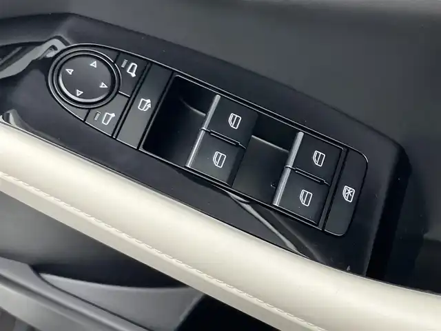 マツダ ＣＸ－３０ 20S 100周年特別記念車 埼玉県 2020(令2)年 1.5万km スノーフレイクホワイトパールマイカ 登録時14206km/6速マニュアル/i-ACTIVSENSE/　・スマートブレーキサポート（SBS）/　・レーンキープアシストシステム（LAS）/　・マツダレーダークルーズコントロール（MRCC）/　・クルージング&トラフィックサポート（CTS）/　・ブラインドスポットモニタリング（BSM）/　・交通標識認識システム（TSR）/　・前後誤発進抑制制御/赤革シート/　・パワーシート（メモリー機能付き）/　・前席シートヒーター/純正メーカーコネクトナビ/　・BOSEサウンド/　・フルセグTV/　・CD/DVD再生/　・Bluetooth接続/　・HDMI/USB端子/360°セーフティパッケージ/　・360°ビューモニター/　・ドライバーモニタリング/　・フロントパーキングセンサー/純正ドライブレコーダー（前後タイプ）/電子パーキングブレーキ/パワーバックドア/LEDヘッドライト/オートハイビーム/アドバンスドキー×2/プッシュスタートボタン/革巻きステアリング/ステアリングヒーター/純正18インチAW/クリアランスソナー/保証書/取扱説明書/ナビ取扱説明書/マツダ整備記録簿（R3.R4.R5.R6）