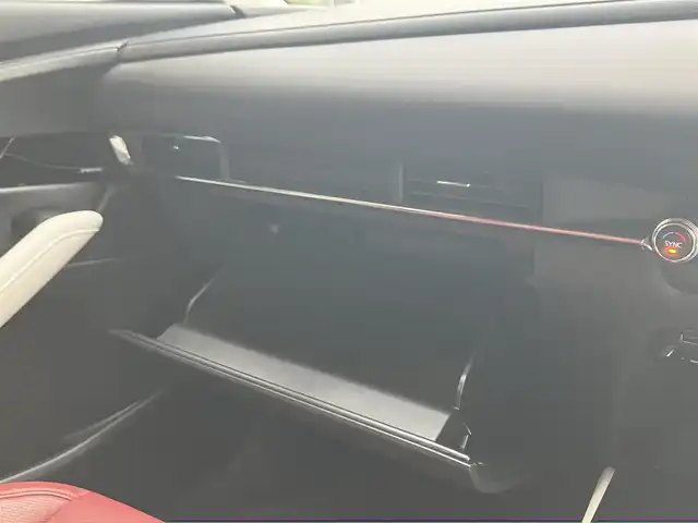 マツダ ＣＸ－３０ 20S 100周年特別記念車 埼玉県 2020(令2)年 1.5万km スノーフレイクホワイトパールマイカ 登録時14206km/6速マニュアル/i-ACTIVSENSE/　・スマートブレーキサポート（SBS）/　・レーンキープアシストシステム（LAS）/　・マツダレーダークルーズコントロール（MRCC）/　・クルージング&トラフィックサポート（CTS）/　・ブラインドスポットモニタリング（BSM）/　・交通標識認識システム（TSR）/　・前後誤発進抑制制御/赤革シート/　・パワーシート（メモリー機能付き）/　・前席シートヒーター/純正メーカーコネクトナビ/　・BOSEサウンド/　・フルセグTV/　・CD/DVD再生/　・Bluetooth接続/　・HDMI/USB端子/360°セーフティパッケージ/　・360°ビューモニター/　・ドライバーモニタリング/　・フロントパーキングセンサー/純正ドライブレコーダー（前後タイプ）/電子パーキングブレーキ/パワーバックドア/LEDヘッドライト/オートハイビーム/アドバンスドキー×2/プッシュスタートボタン/革巻きステアリング/ステアリングヒーター/純正18インチAW/クリアランスソナー/保証書/取扱説明書/ナビ取扱説明書/マツダ整備記録簿（R3.R4.R5.R6）