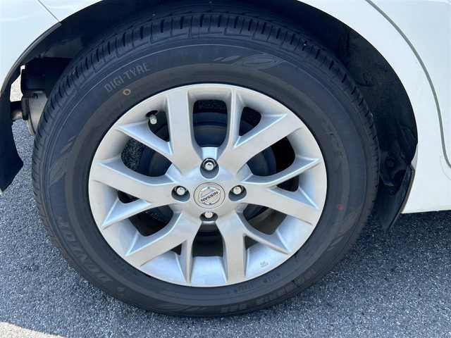 日産 ノート e－パワー メダリスト 奈良県 2017(平29)年 6.2万km ブリリアントホワイトパール 純正ナビ(フルセグTV/CD/DVD/AM・FM/BT/AUX)/バックカメラ/ETC/前方ドラレコ/インテリジェントエマージェンシーブレーキ/車線逸脱警報/標識認識機能/踏み間違い防止アシスト/ふらつき警報/LEDヘッドライト/ハーフレザーシート/純正15インチアルミホイール/純正フロアマット