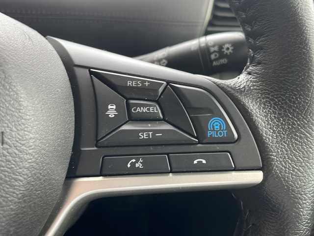 日産 セレナ 愛知県 2020(令2)年 5.5万km マルーンレッド 2トーン プロパイロット/衝突被害軽減ブレーキ/純正10インチSD（ナビなし）/フリップダウンモニター/全方位カメラ/両側パワースライドドア/クルーズコントロール/フルセグTV/CD DVD/Bluetooth/バックカメラ/コーナーセンサー/純正アルミホイール/ブラインドスポットモニター/リアオートエアコン/ドライブレコーダー/ETC/ステアリングスイッチ/スマートキー/プッシュスタート