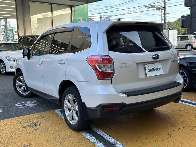 スバル フォレスター 2．0i－L 静岡県 2013(平25)年 7.2万km サテンホワイトパール ワンオーナー/6速マニュアル/社外ナビ/フルセグTV/DVD/CD/SD/MSV/BT/前後ドライブレコーダー/クルーズコントロール/ETC/HIDヘッドライト/純正17インチAW/キーレス /スペアキー/保証書/取扱説明書