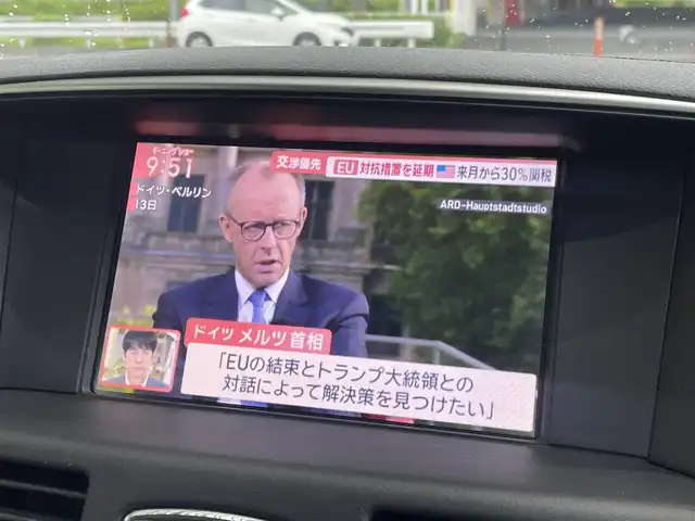 日産 フーガ ハイブリッド 埼玉県 2012(平24)年 10万km ブリリアントシルバー /純正HDDナビ//フルセグTV//バックカメラ//CD/DVD/Bluetooth//黒レザーシート//前2席パワーシート//前2席シートヒーター//前2席エアシート//インテリジェントクルーズコントロール//ビルトインETC//スマートキー×2//HIDヘッドライト//社外LEDフォグ//助手席オットマン//W.サイド.カーテンエアバッグ//ABS//横滑り防止装置//コーナーセンサー//革巻きステアリング//プライバシーガラス//純正18インチAW//新車時保証書//取扱説明書//ナビ取説