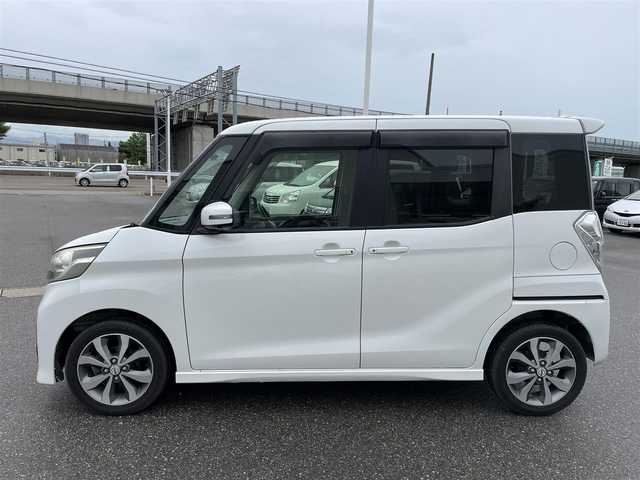 日産 デイズ ルークス ハイウェイスターターボ 石川県 2014(平26)年 6.9万km ホワイトパール 純正メモリーナビ/純正CD/DVD/フルセグTV/アラウンドビューモニター/LEDヘッドライト/ETC/インテリキー/プッシュスタート/電動ミラー/両側パワースライド/ドライブレコーダー/純正アルミホイール/オートライト/オートエアコン