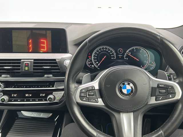 ＢＭＷ Ｘ３ 20d xDrive Mスポーツ 福島県 2018(平30)年 12.4万km パール ハーフレザーシート/純正ナビ/全方位カメラ/クルーズコントロール/純正19inアルミホイール/オートライト/ＬＥＤライト/オートハイビーム/ウィンカーミラー/電動格納ミラー/スマートキー/プッシュスタート/Ｗ＋カーテンエアバッグ/横滑り防止装置/ＡＢＳ/フロアマット/取扱説明書/ブレーキオートホールド/ステアリングスイッチ/デジタルメーター/シートメモリー/シートヒーターD.N席/パワーシートD.N席/電動リアゲート/ワイヤレス充電/ハーマンカードン/パーキングセンサー/アイドリングストップ/MTモード付AT