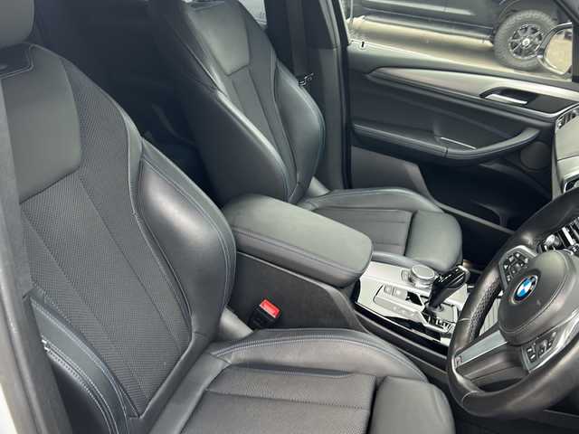 ＢＭＷ Ｘ３ 20d xDrive Mスポーツ 福島県 2018(平30)年 12.4万km パール ハーフレザーシート/純正ナビ/全方位カメラ/クルーズコントロール/純正19inアルミホイール/オートライト/ＬＥＤライト/オートハイビーム/ウィンカーミラー/電動格納ミラー/スマートキー/プッシュスタート/Ｗ＋カーテンエアバッグ/横滑り防止装置/ＡＢＳ/フロアマット/取扱説明書/ブレーキオートホールド/ステアリングスイッチ/デジタルメーター/シートメモリー/シートヒーターD.N席/パワーシートD.N席/電動リアゲート/ワイヤレス充電/ハーマンカードン/パーキングセンサー/アイドリングストップ/MTモード付AT
