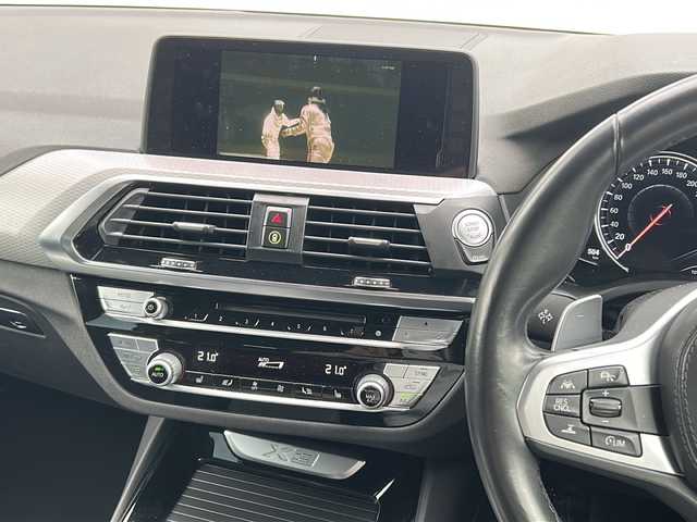 ＢＭＷ Ｘ３ 20d xDrive Mスポーツ 福島県 2018(平30)年 12.4万km パール ハーフレザーシート/純正ナビ/全方位カメラ/クルーズコントロール/純正19inアルミホイール/オートライト/ＬＥＤライト/オートハイビーム/ウィンカーミラー/電動格納ミラー/スマートキー/プッシュスタート/Ｗ＋カーテンエアバッグ/横滑り防止装置/ＡＢＳ/フロアマット/取扱説明書/ブレーキオートホールド/ステアリングスイッチ/デジタルメーター/シートメモリー/シートヒーターD.N席/パワーシートD.N席/電動リアゲート/ワイヤレス充電/ハーマンカードン/パーキングセンサー/アイドリングストップ/MTモード付AT