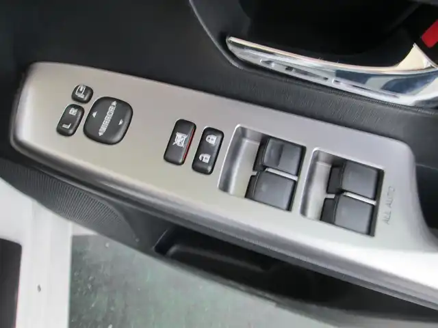 トヨタ プリウス α G ツーリングセレクション 千葉県 2016(平28)年 1.4万km ホワイトパールクリスタルシャイン ワンオーナー/純正SDナビ・フルセグTV/バックカメラ/オーディオ【CD/DVD/SD/BT/SD】/トヨタセーフティセンス/LEDヘッドライト/純正17インチアルミホイール/ウィンカードアミラー/クルーズコントロール/ハーフレザーシート/運転席パワーシート/革巻きステアリング/コーナーセンサー/前方ドライブレコダー/ビルトインETC/スマートキー/ディーラー整備記録簿(H29/H30/H31/R2/R3/R5/R7)