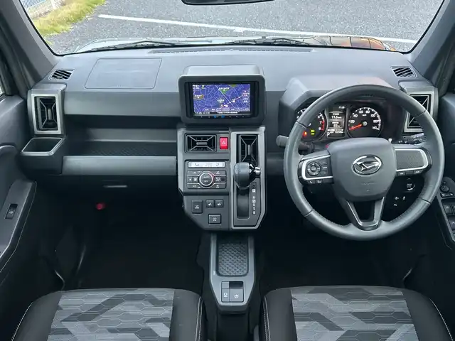 ダイハツ タフト G クロムベンチャー 千葉県 2024(令6)年 1.3万km ブラックマイカメタリック 社外ナビ（KENWOOD  MDV-D310）/(TV/BT/CD/DVD)/バックカメラ/衝突被害軽減システム/ガラスルーフ/横滑り防止装置/ETC/ドライブレコーダー/LEDヘッドライト/フォグランプ/オートライト/ウィンカーミラー/電動格納ミラー/純正15インチAW/シートヒーター/プッシュスタート/スマートキー/フロアマット/ドアバイザー