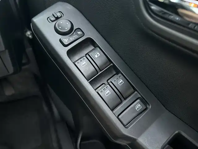 ダイハツ タフト G クロムベンチャー 千葉県 2024(令6)年 1.3万km ブラックマイカメタリック 社外ナビ（KENWOOD  MDV-D310）/(TV/BT/CD/DVD)/バックカメラ/衝突被害軽減システム/ガラスルーフ/横滑り防止装置/ETC/ドライブレコーダー/LEDヘッドライト/フォグランプ/オートライト/ウィンカーミラー/電動格納ミラー/純正15インチAW/シートヒーター/プッシュスタート/スマートキー/フロアマット/ドアバイザー