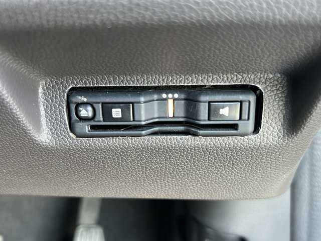 ホンダ フリード B ホンダセンシング 静岡県 2020(令2)年 5.4万km ルナシルバーM ナビ機能/CD/DVD/ラジオ/Bluetooth/ipod/SD/USB/主要装備/・レーダークルーズコントロール　/・ドライブレコーダー　/・スマートキー　/・レーンキープ　/・ＥＴＣ　/・アイドリングストップ　/・両側パワースライドドア　/・スペアキー　/・オートライト　/・衝突軽減システム　/・プッシュスタート/・純正アルミキャップ/・ホンダセンシング/・保証書/・取扱説明書