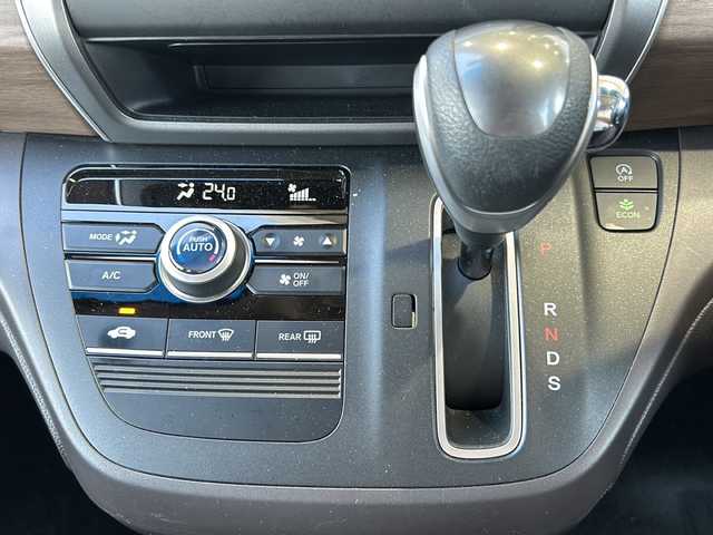 ホンダ フリード B ホンダセンシング 静岡県 2020(令2)年 5.4万km ルナシルバーM ナビ機能/CD/DVD/ラジオ/Bluetooth/ipod/SD/USB/主要装備/・レーダークルーズコントロール　/・ドライブレコーダー　/・スマートキー　/・レーンキープ　/・ＥＴＣ　/・アイドリングストップ　/・両側パワースライドドア　/・スペアキー　/・オートライト　/・衝突軽減システム　/・プッシュスタート/・純正アルミキャップ/・ホンダセンシング/・保証書/・取扱説明書