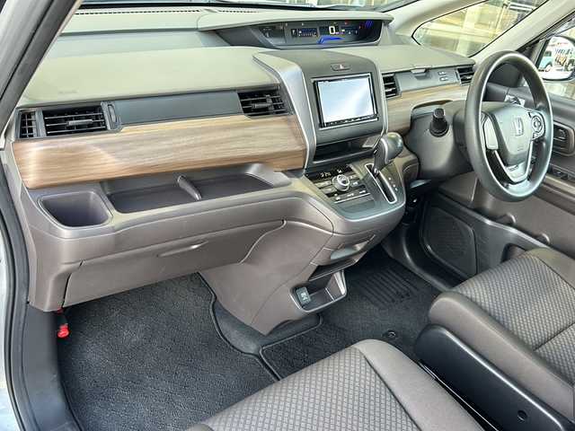 ホンダ フリード B ホンダセンシング 静岡県 2020(令2)年 5.4万km ルナシルバーM ナビ機能/CD/DVD/ラジオ/Bluetooth/ipod/SD/USB/主要装備/・レーダークルーズコントロール　/・ドライブレコーダー　/・スマートキー　/・レーンキープ　/・ＥＴＣ　/・アイドリングストップ　/・両側パワースライドドア　/・スペアキー　/・オートライト　/・衝突軽減システム　/・プッシュスタート/・純正アルミキャップ/・ホンダセンシング/・保証書/・取扱説明書