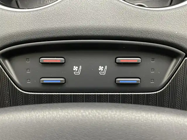 トヨタ ハリアー Z レザーパッケージ 岡山県 2020(令2)年 2.8万km ホワイトパールクリスタルシャイン 純正12インチディスプレイオーディオナビ/地デジ/Bluetooth/USB/パノラミックビューモニター/デジタルインナーミラー/ブラインドスポットモニター/ヘッドアップディスプレイ/JBLプレミアムサウンド/シートヒーター /ベンチレーション/ビルトインETC2.0/セーフティセンス /レーダークルーズコントロール/LEDヘッドライト/ステアリングヒーター/プッシュスタート /スマートキー