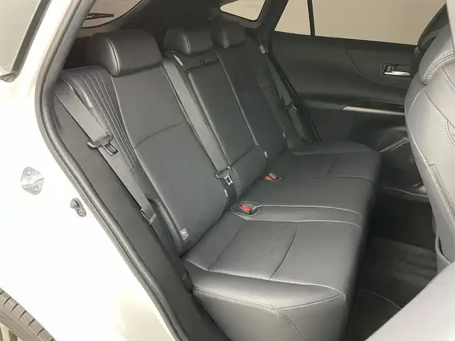トヨタ ハリアー Z レザーパッケージ 岡山県 2020(令2)年 2.8万km ホワイトパールクリスタルシャイン 純正12インチディスプレイオーディオナビ/地デジ/Bluetooth/USB/パノラミックビューモニター/デジタルインナーミラー/ブラインドスポットモニター/ヘッドアップディスプレイ/JBLプレミアムサウンド/シートヒーター /ベンチレーション/ビルトインETC2.0/セーフティセンス /レーダークルーズコントロール/LEDヘッドライト/ステアリングヒーター/プッシュスタート /スマートキー