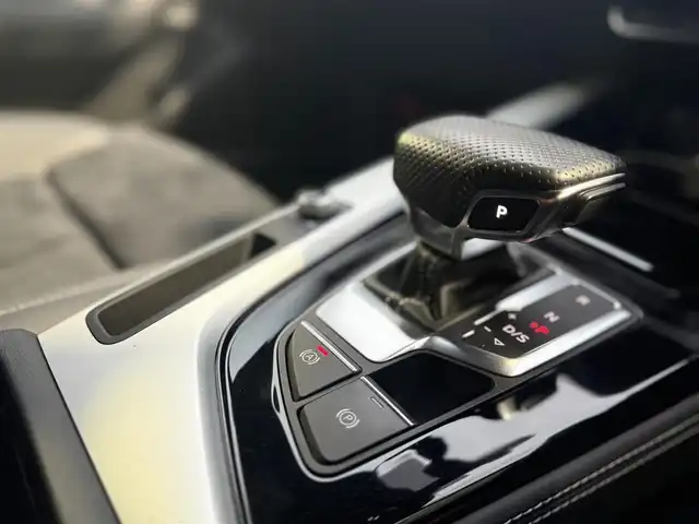 アウディ アウディ Ａ４ アバント 40TDIクワトロ Sライン 香川県 2022(令4)年 4.2万km 白 ワンオーナー/S line plusパッケージ/コンフォートパッケージ/メーカーナビ/フルセグ/全方位カメラ/Ｓライン18インチアルミ/ハーフレザーシート/全席シートヒーター/レーダークルーズコントロール/レーンキープアシスト/LEDヘッドライト/コーナーセンサー/ルーフレール/スマートキー