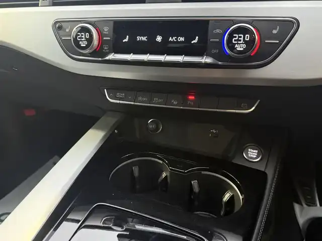 アウディ アウディ Ａ４ アバント 40TDIクワトロ Sライン 香川県 2022(令4)年 4.2万km 白 ワンオーナー/S line plusパッケージ/コンフォートパッケージ/メーカーナビ/フルセグ/全方位カメラ/Ｓライン18インチアルミ/ハーフレザーシート/全席シートヒーター/レーダークルーズコントロール/レーンキープアシスト/LEDヘッドライト/コーナーセンサー/ルーフレール/スマートキー