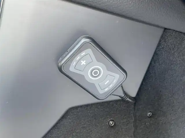 メルセデス・ベンツ ゲレンデヴァーゲン Ｇ３５０ｄ AMGライン 滋賀県 2018(平30)年 3.5万km ポーラホワイト G63仕様/・G63アルミ/・G63グリル/ラグジュアリーpkg/・サンルーフ/・黒本革シート/harman/kardonサラウンド/全席シートヒーター/ディストロニック＋/ブラインドスポット/メモリー付パワーシート（D/N）/オートライト/パドルシフト/パークトロニック（F/R）/左サイド・バックカメラ/ETC/ＣＯＤＥ ＰＨＡＮＴＯＭ サラウンド/保証書・取説（有）