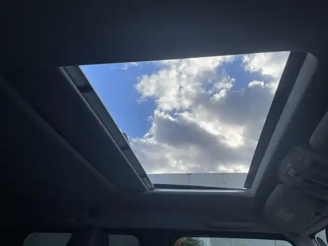 メルセデス・ベンツ ゲレンデヴァーゲン Ｇ３５０ｄ AMGライン 滋賀県 2018(平30)年 3.5万km ポーラホワイト G63仕様/・G63アルミ/・G63グリル/ラグジュアリーpkg/・サンルーフ/・黒本革シート/harman/kardonサラウンド/全席シートヒーター/ディストロニック＋/ブラインドスポット/メモリー付パワーシート（D/N）/オートライト/パドルシフト/パークトロニック（F/R）/左サイド・バックカメラ/ETC/ＣＯＤＥ ＰＨＡＮＴＯＭ サラウンド/保証書・取説（有）