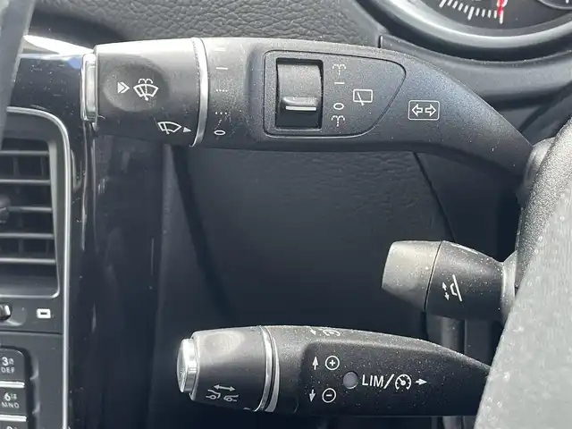 メルセデス・ベンツ ゲレンデヴァーゲン Ｇ３５０ｄ AMGライン 滋賀県 2018(平30)年 3.5万km ポーラホワイト G63仕様/・G63アルミ/・G63グリル/ラグジュアリーpkg/・サンルーフ/・黒本革シート/harman/kardonサラウンド/全席シートヒーター/ディストロニック＋/ブラインドスポット/メモリー付パワーシート（D/N）/オートライト/パドルシフト/パークトロニック（F/R）/左サイド・バックカメラ/ETC/ＣＯＤＥ ＰＨＡＮＴＯＭ サラウンド/保証書・取説（有）