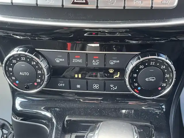 メルセデス・ベンツ ゲレンデヴァーゲン Ｇ３５０ｄ AMGライン 滋賀県 2018(平30)年 3.5万km ポーラホワイト G63仕様/・G63アルミ/・G63グリル/ラグジュアリーpkg/・サンルーフ/・黒本革シート/harman/kardonサラウンド/全席シートヒーター/ディストロニック＋/ブラインドスポット/メモリー付パワーシート（D/N）/オートライト/パドルシフト/パークトロニック（F/R）/左サイド・バックカメラ/ETC/ＣＯＤＥ ＰＨＡＮＴＯＭ サラウンド/保証書・取説（有）