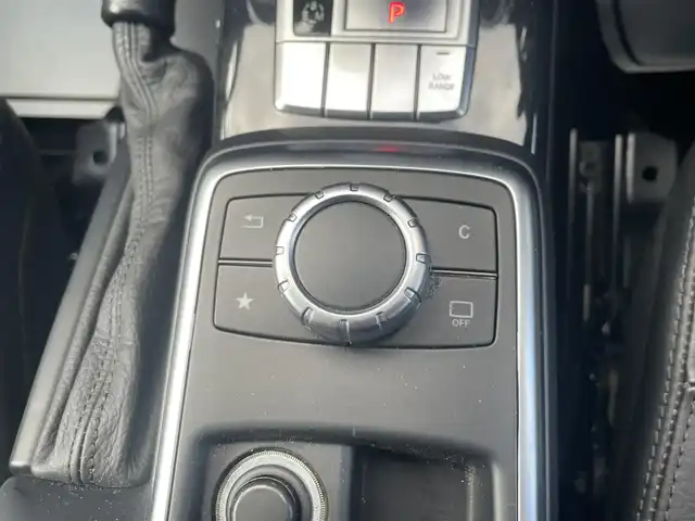 メルセデス・ベンツ ゲレンデヴァーゲン Ｇ３５０ｄ AMGライン 滋賀県 2018(平30)年 3.5万km ポーラホワイト G63仕様/・G63アルミ/・G63グリル/ラグジュアリーpkg/・サンルーフ/・黒本革シート/harman/kardonサラウンド/全席シートヒーター/ディストロニック＋/ブラインドスポット/メモリー付パワーシート（D/N）/オートライト/パドルシフト/パークトロニック（F/R）/左サイド・バックカメラ/ETC/ＣＯＤＥ ＰＨＡＮＴＯＭ サラウンド/保証書・取説（有）