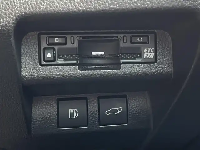 トヨタ クラウン スポーツ Z 愛媛県 2023(令5)年 1万km 赤 メーカーオプション純正ナビ/BT/AM・FM/フルセグTV/ビルトインETC2.0/デジタルインナーミラー/追従型クルーズコントロール/レーンキープアシスト/ブラインドスポットモニター/衝突軽減システム/置くだけ充電/ヘッドライトウォッシャー/電動リアゲート/D+N席パワーシート・シートヒーター・シートクーラー/シートメモリー/本革巻きステアリング/純正アルミホイール/純正フロアマット/フルタイム4WD