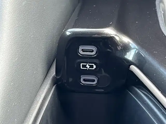 トヨタ クラウン スポーツ Z 愛媛県 2023(令5)年 1万km 赤 メーカーオプション純正ナビ/BT/AM・FM/フルセグTV/ビルトインETC2.0/デジタルインナーミラー/追従型クルーズコントロール/レーンキープアシスト/ブラインドスポットモニター/衝突軽減システム/置くだけ充電/ヘッドライトウォッシャー/電動リアゲート/D+N席パワーシート・シートヒーター・シートクーラー/シートメモリー/本革巻きステアリング/純正アルミホイール/純正フロアマット/フルタイム4WD