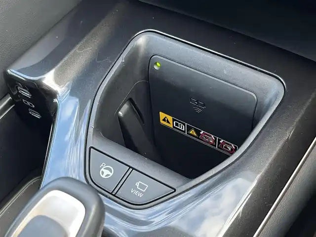 トヨタ クラウン スポーツ Z 愛媛県 2023(令5)年 1万km 赤 メーカーオプション純正ナビ/BT/AM・FM/フルセグTV/ビルトインETC2.0/デジタルインナーミラー/追従型クルーズコントロール/レーンキープアシスト/ブラインドスポットモニター/衝突軽減システム/置くだけ充電/ヘッドライトウォッシャー/電動リアゲート/D+N席パワーシート・シートヒーター・シートクーラー/シートメモリー/本革巻きステアリング/純正アルミホイール/純正フロアマット/フルタイム4WD