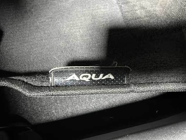 トヨタ アクア S スタイルブラック 静岡県 2018(平30)年 8.8万km ダークブルーマイカ 純正SDナビ/・CD/・DVD/・フルセグＴＶ/・Bluetooth/・AM/・FM/主要装備/・衝突軽減/・レーンキープ/・クルコン/・コーナーセンサー前後/・バックカメラ/・ビルトインＥＴＣ/・ステリモ/・LEDヘッドライト/・オートライト/・オートハイビーム/・フォグランプ/・純正フロアマット/・純正アルミホイール/・スマートキー/・プッシュスタート