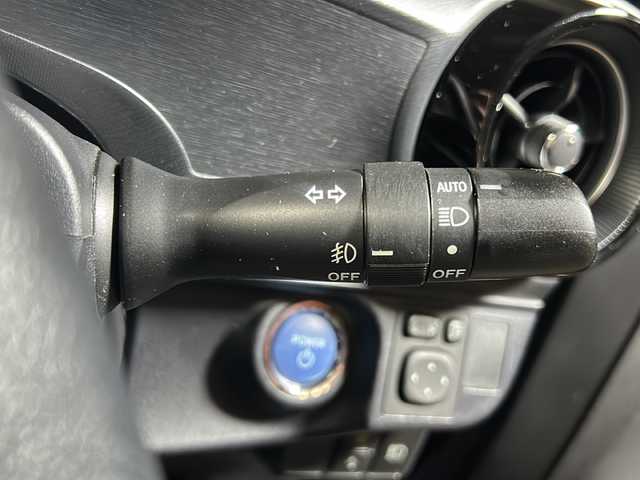 トヨタ アクア S スタイルブラック 静岡県 2018(平30)年 8.8万km ダークブルーマイカ 純正SDナビ/・CD/・DVD/・フルセグＴＶ/・Bluetooth/・AM/・FM/主要装備/・衝突軽減/・レーンキープ/・クルコン/・コーナーセンサー前後/・バックカメラ/・ビルトインＥＴＣ/・ステリモ/・LEDヘッドライト/・オートライト/・オートハイビーム/・フォグランプ/・純正フロアマット/・純正アルミホイール/・スマートキー/・プッシュスタート