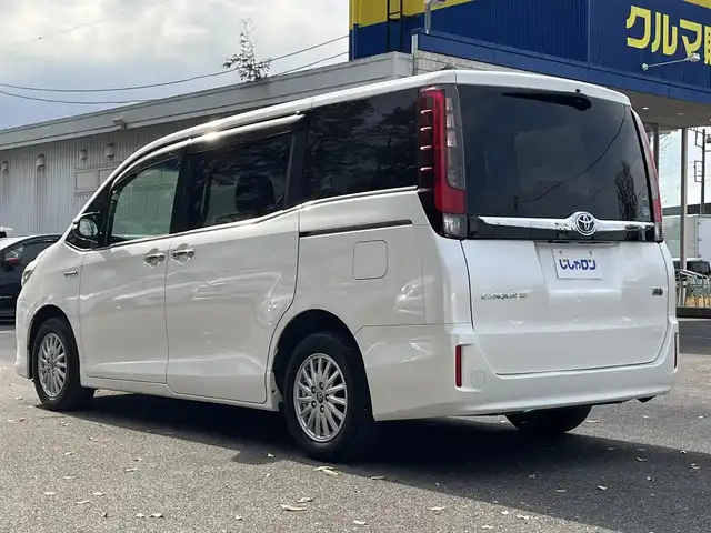 トヨタ エスクァイア ハイブリッド Xi 栃木県 2014(平26)年 12.9万km ホワイトパールクリスタルシャイン (株)IDOMが運営する【じしゃロン宇都宮店】の自社ローン対象車両になります。こちらは現金ご利用時の価格です。自社ローンご希望の方は別途その旨お申付け下さい。/純正ナビ/バックカメラ/フルセグ/Ｂｌｕｅｔｏｏｔｈ/ビルトインＥＴＣ/片側パワースライドドア/シートヒーター/スマートキー/ＬＥＤヘッドライト/オートライト/アイドリングストップ