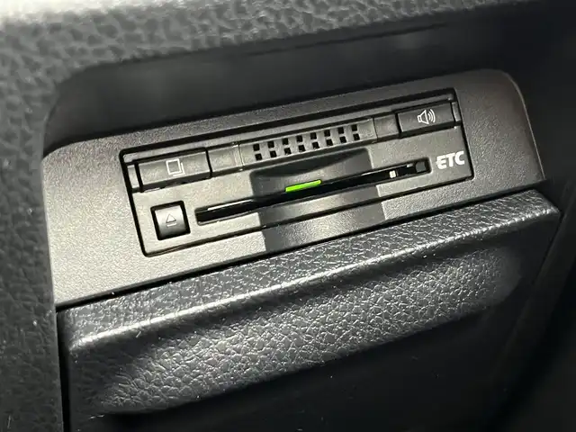 トヨタ エスクァイア ハイブリッド Xi 栃木県 2014(平26)年 12.9万km ホワイトパールクリスタルシャイン (株)IDOMが運営する【じしゃロン宇都宮店】の自社ローン対象車両になります。こちらは現金ご利用時の価格です。自社ローンご希望の方は別途その旨お申付け下さい。/純正ナビ/バックカメラ/フルセグ/Ｂｌｕｅｔｏｏｔｈ/ビルトインＥＴＣ/片側パワースライドドア/シートヒーター/スマートキー/ＬＥＤヘッドライト/オートライト/アイドリングストップ