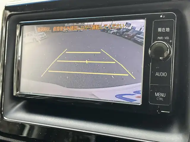 トヨタ エスクァイア ハイブリッド Xi 栃木県 2014(平26)年 12.9万km ホワイトパールクリスタルシャイン (株)IDOMが運営する【じしゃロン宇都宮店】の自社ローン対象車両になります。こちらは現金ご利用時の価格です。自社ローンご希望の方は別途その旨お申付け下さい。/純正ナビ/バックカメラ/フルセグ/Ｂｌｕｅｔｏｏｔｈ/ビルトインＥＴＣ/片側パワースライドドア/シートヒーター/スマートキー/ＬＥＤヘッドライト/オートライト/アイドリングストップ