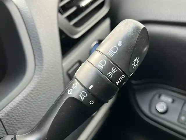 トヨタ エスクァイア ハイブリッド Xi 栃木県 2014(平26)年 12.9万km ホワイトパールクリスタルシャイン (株)IDOMが運営する【じしゃロン宇都宮店】の自社ローン対象車両になります。こちらは現金ご利用時の価格です。自社ローンご希望の方は別途その旨お申付け下さい。/純正ナビ/バックカメラ/フルセグ/Ｂｌｕｅｔｏｏｔｈ/ビルトインＥＴＣ/片側パワースライドドア/シートヒーター/スマートキー/ＬＥＤヘッドライト/オートライト/アイドリングストップ