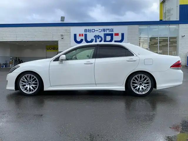 トヨタ クラウン アスリート プレミアムエディション 福井県 2012(平24)年 11.9万km ホワイトパールクリスタルシャイン (株)IDOMが運営する【じしゃロン福井店】の自社ローン対象車両になります。こちらは現金ご利用時の価格です。自社ローンご希望の方は別途その旨お申付け下さい。/純正ナビ（CD・DVD・BT接続可）/フルセグテレビ/バックカメラ/ビルトインETC/パワーシート（D席・N席）/シートヒーター（D席・N席）/エアシート（D席・N席）/クルーズコントロール/TEIN車高調