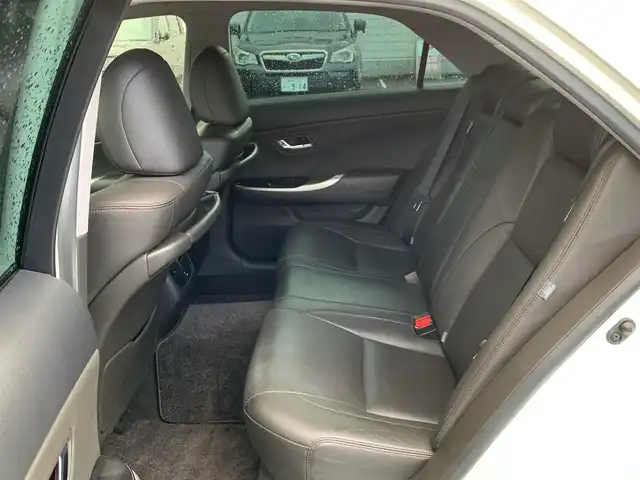 トヨタ クラウン アスリート プレミアムエディション 福井県 2012(平24)年 11.9万km ホワイトパールクリスタルシャイン (株)IDOMが運営する【じしゃロン福井店】の自社ローン対象車両になります。こちらは現金ご利用時の価格です。自社ローンご希望の方は別途その旨お申付け下さい。/純正ナビ（CD・DVD・BT接続可）/フルセグテレビ/バックカメラ/ビルトインETC/パワーシート（D席・N席）/シートヒーター（D席・N席）/エアシート（D席・N席）/クルーズコントロール/TEIN車高調