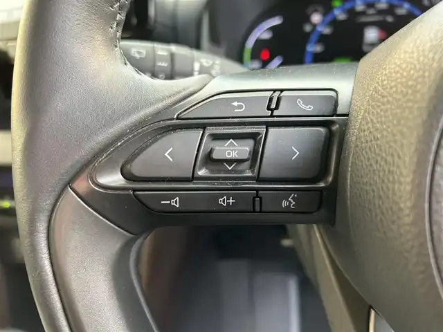 トヨタ ヤリスクロス ハイブリッド Z 佐賀県 2021(令3)年 5.7万km ブラックマイカ/ホワイトパールクリスタルシャイン 2トーン フルモデリスタエアロ/パワーバックドア/純正ディスプレイオーディオ/・ナビキット/・Bluetooth/パノラミックビューモニター/ETC2.0/ブラインドスポットモニター（BSM）/Toyota Safety Sense/・プリクラッシュセーフティ/・レーダークルーズコントロール（全車速追従機能付）/・レーントレーシングアシスト（LTA）/・ロードサインアシスト（RSA）/・オートマチックハイビーム（AHB)/・ロードサインアシスト（RSA)/・パーキングサポートブレーキ（PKSB）/・リヤクロストラフィックアラート（RCTA）/クリアランスソナー/純正18インチアルミホイール/オートホールド/革巻ステアリング/ステアリングスイッチ/ハーフレザー(合皮)/パワーシート/前席シートヒーター/純正フロアマット/純正ラゲージソフトマット/LEDヘッドランプ/オートライト/ヘッドライトレベライザー/プッシュスタート