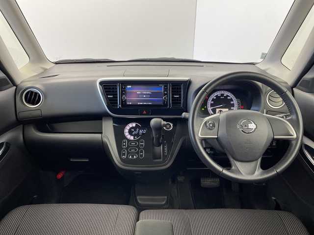 日産 デイズ ルークス X Vセレクション 群馬県 2019(平31)年 7.2万km ホワイトソリッド/プレミアムオリーブM 禁煙車　純正７インチナビ　全方位カメラ　両側パワースライドドア　衝突軽減システム　ＥＴＣ　アイドリングストップ　横滑り防止装置　盗難防止装置　ヘッドライトレベライザー　スマートキー　プッシュスタート