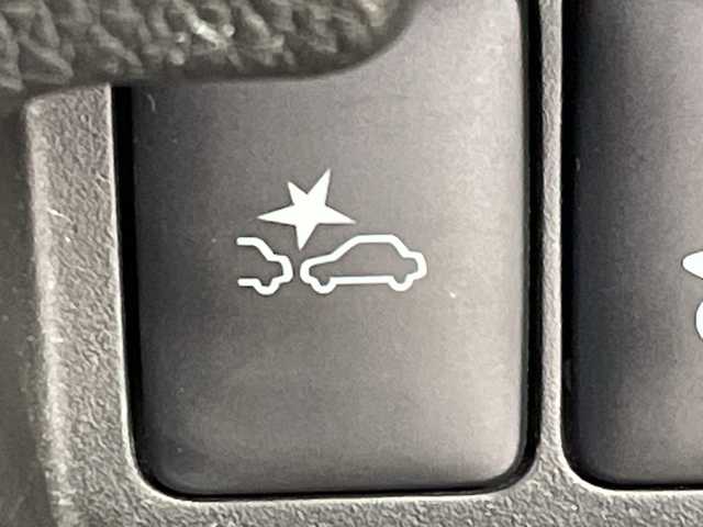 日産 デイズ ルークス X Vセレクション 群馬県 2019(平31)年 7.2万km ホワイトソリッド/プレミアムオリーブM 禁煙車　純正７インチナビ　全方位カメラ　両側パワースライドドア　衝突軽減システム　ＥＴＣ　アイドリングストップ　横滑り防止装置　盗難防止装置　ヘッドライトレベライザー　スマートキー　プッシュスタート