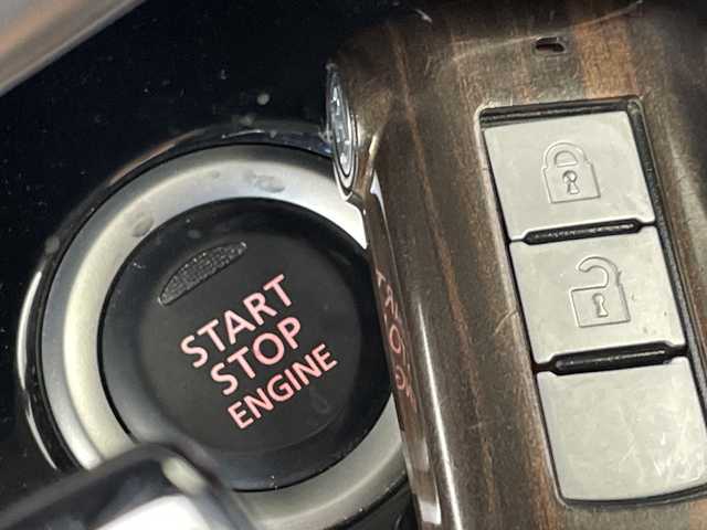 日産 デイズ ルークス X Vセレクション 群馬県 2019(平31)年 7.2万km ホワイトソリッド/プレミアムオリーブM 禁煙車　純正７インチナビ　全方位カメラ　両側パワースライドドア　衝突軽減システム　ＥＴＣ　アイドリングストップ　横滑り防止装置　盗難防止装置　ヘッドライトレベライザー　スマートキー　プッシュスタート