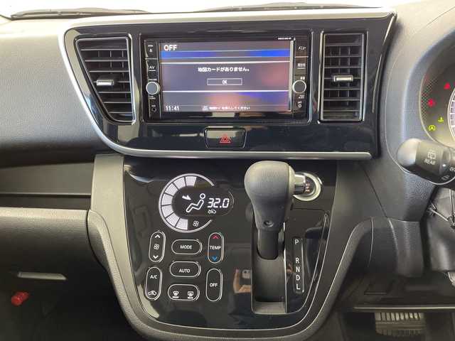 日産 デイズ ルークス X Vセレクション 群馬県 2019(平31)年 7.2万km ホワイトソリッド/プレミアムオリーブM 禁煙車　純正７インチナビ　全方位カメラ　両側パワースライドドア　衝突軽減システム　ＥＴＣ　アイドリングストップ　横滑り防止装置　盗難防止装置　ヘッドライトレベライザー　スマートキー　プッシュスタート