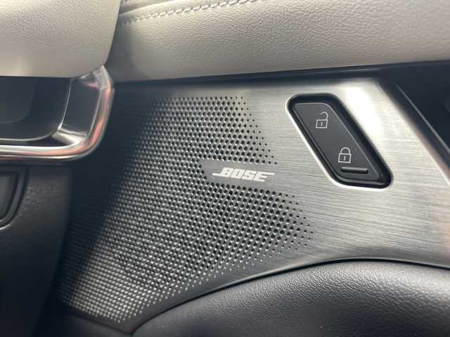 マツダ マツダ３ファストバック 20S 100周年特別記念車 山口県 2021(令3)年 3.2万km スノーフレイクホワイトパールマイカ 特別仕様車　/ＢＯＳＥサウンド　/３６０度セーフティＰＫＧ　/全方位カメラ　/ＡＬＰＩＮＥデジタルインナーミラー＆ドライブレコーダー/レーダークルーズコントロール　/純正ナビ　/AM/FM/CD/DVD/Bluetooth/フルセグTV/赤レザーシート　/スマートキー×２　/運転席パワーシート　/前席ヒートシーター/衝突被害軽減ブレーキ/オートライト、オートマチックハイビーム/純正アルミホイール18インチ/ＥＴＣ/禁煙車